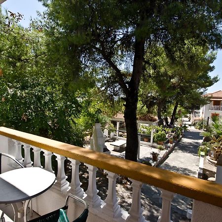 Zaneta Hotel & Apartments Нео-Клима Экстерьер фото
